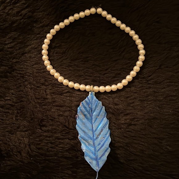 Faux Pearls & One if Kind Rare Unique Leaf Handmade Necklace - Picture 9 of 17
